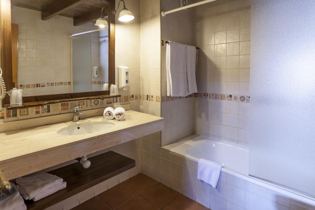 Hotel Fonda Merce Llivia Room photo